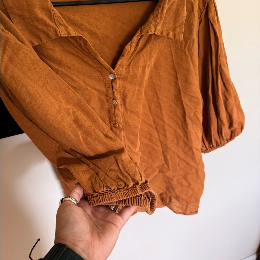 Women's Rust Button-Up Blouse - Picture 4 of 4